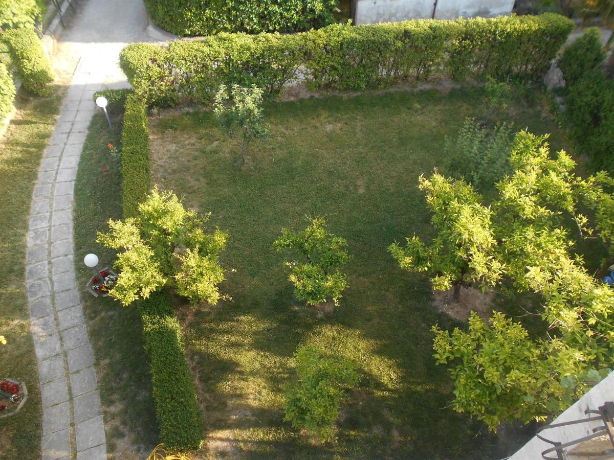 Apartment Cherry Kaštela Exterior foto